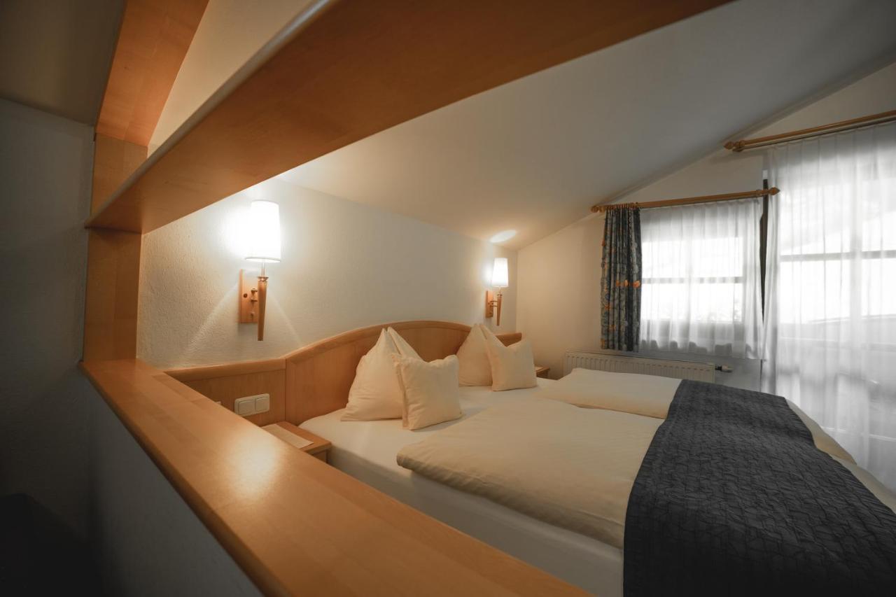 Hotel Landhaus Neumayr กรอสซาร์ล ภายนอก รูปภาพ