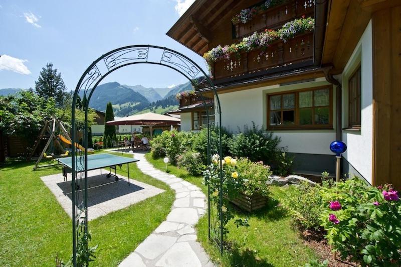 Hotel Landhaus Neumayr กรอสซาร์ล ภายนอก รูปภาพ