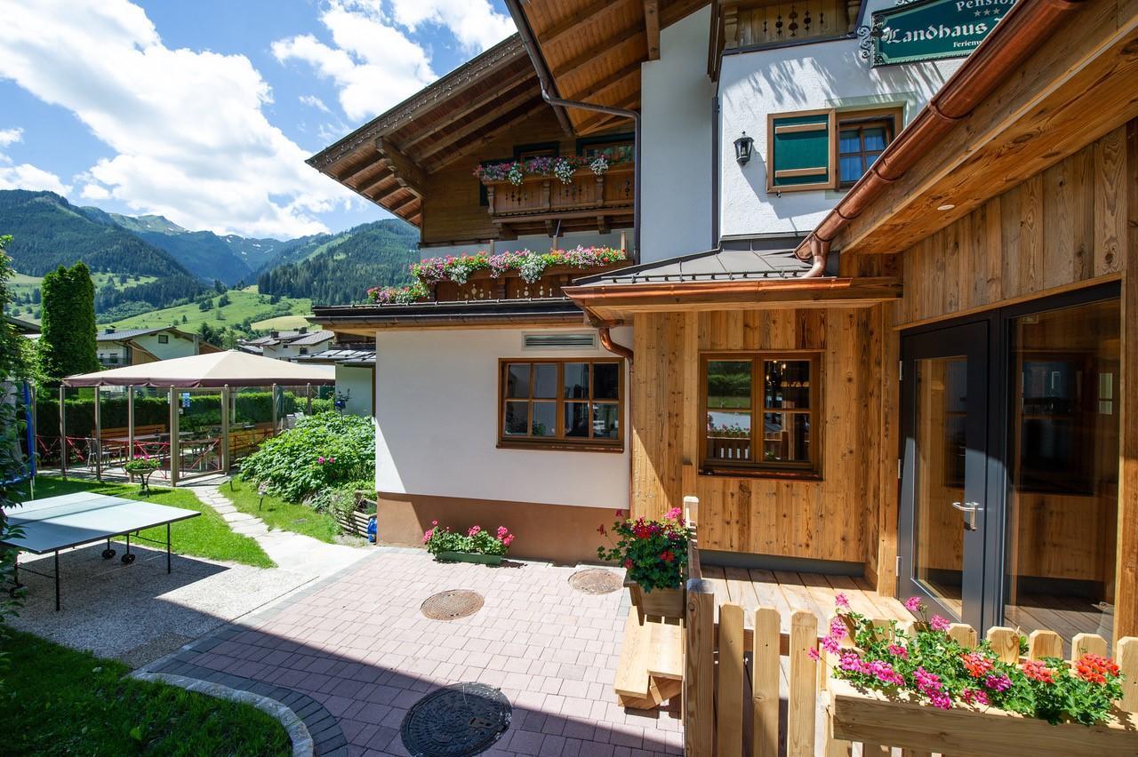 Hotel Landhaus Neumayr กรอสซาร์ล ภายนอก รูปภาพ